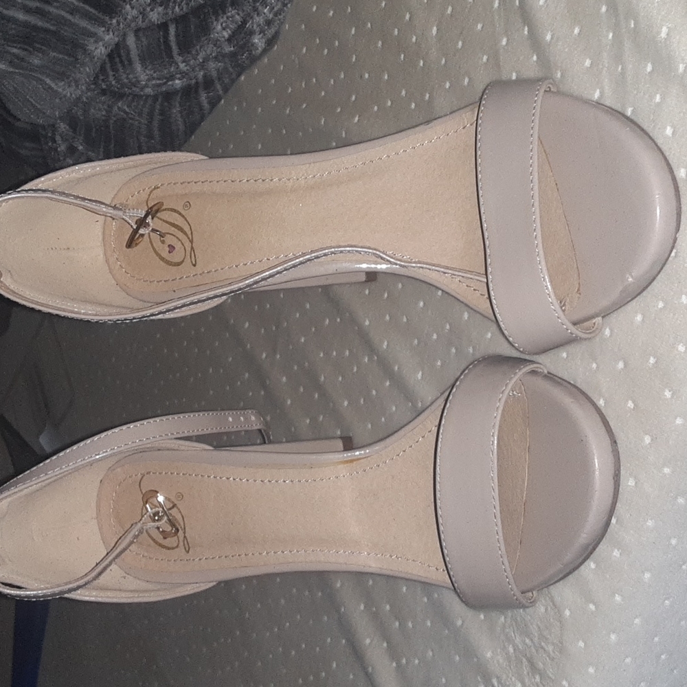 HEART D heels